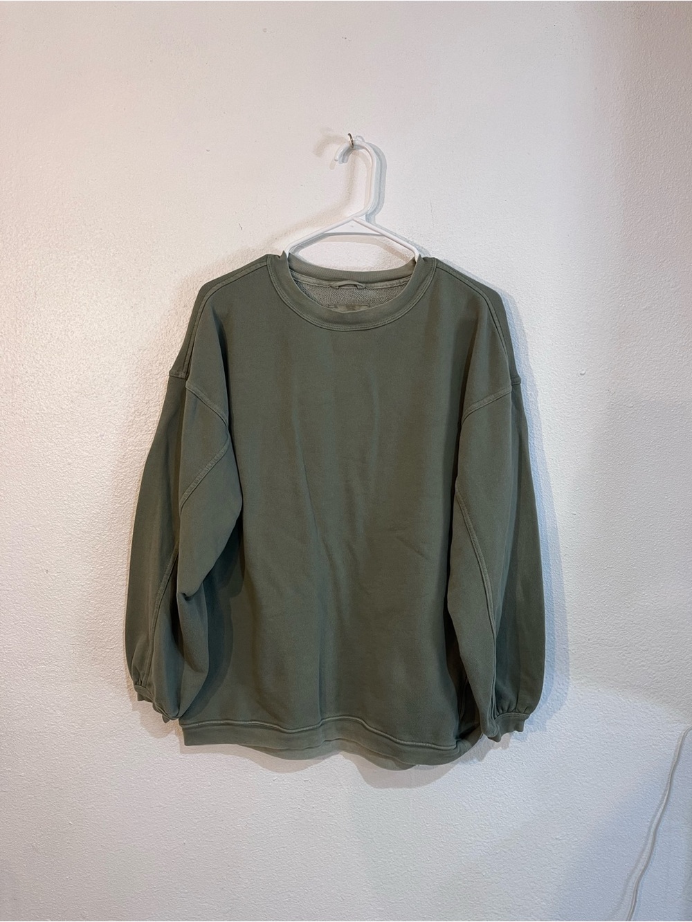 aerie Olive Green Men's Crewneck Sweatshirt